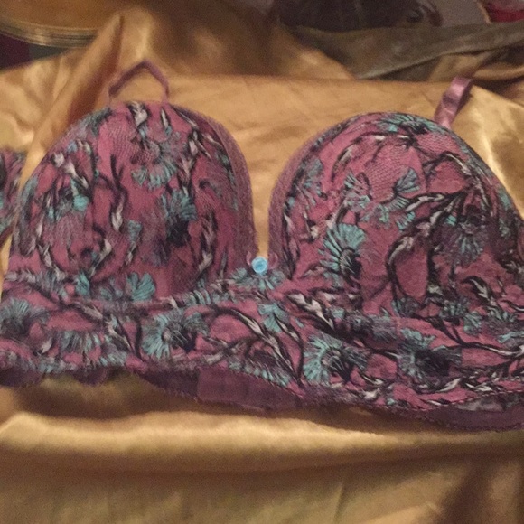 36D LEFT ‼️HOT AND SEXY BRA SET. - Picture 2 of 8